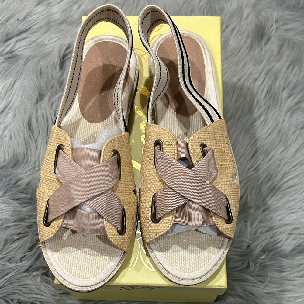 Source Unknown Tan and Cream Espadrille Sandals